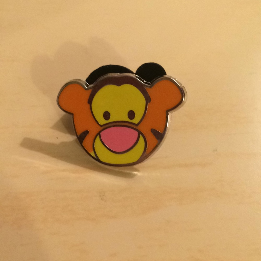 NWOT Disney Tigger Pin